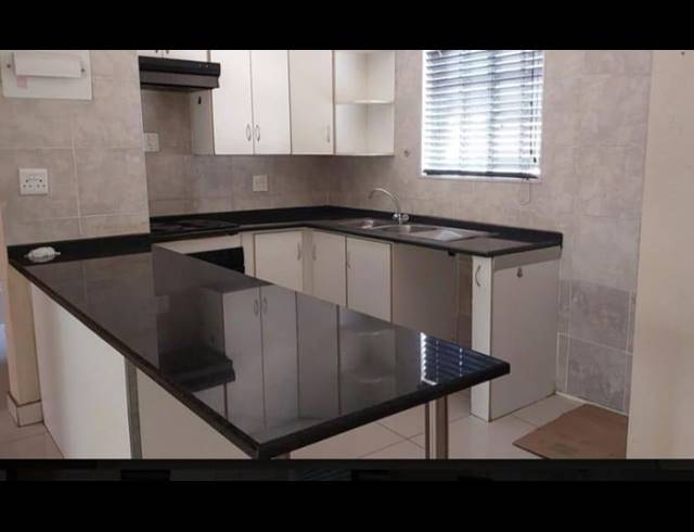 2 BEDROOM DUPLEX FOR SALE IN BASSONIA ROCK